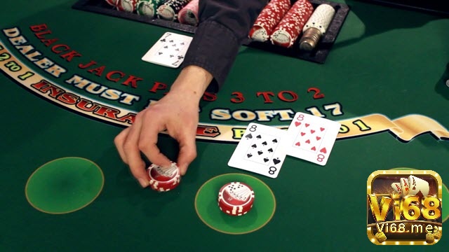 Theo luật bài baccarat và blackjack, baccarat là lựa chọn tốt hơn cho người mới bắt đầu vì luật chơi đơn giản và ít quyết định phải đưa ra
