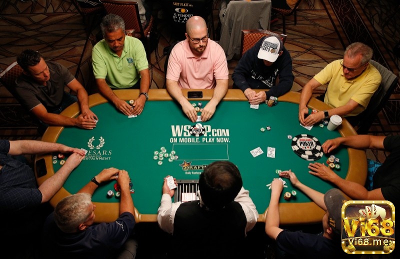 Real poker có một bộ quy tắc và thuật ngữ riêng mà mọi người chơi cần nắm vững