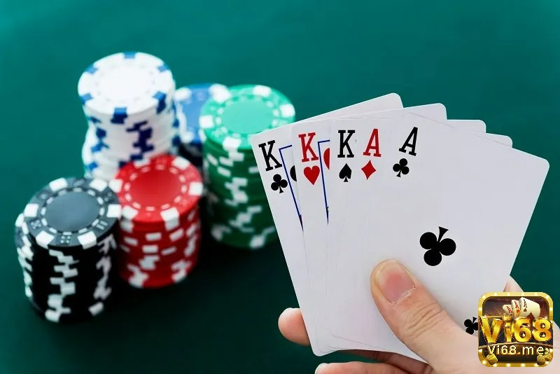 Duy trì đủ buy-ins cho cash game và tournament là chìa khóa sống sót và học hỏi lâu dài trong cược Omaha poker 2025